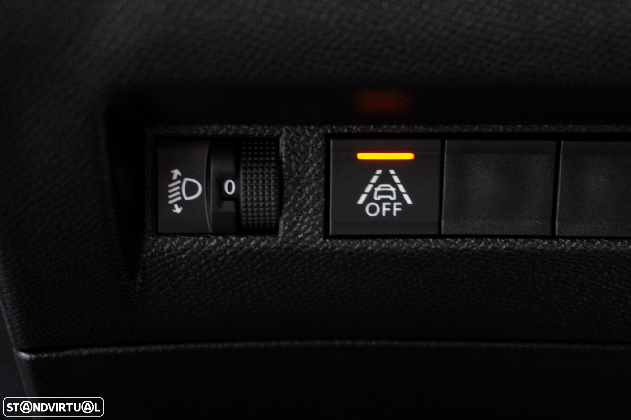 Peugeot 2008 1.2 PureTech Allure Pack EAT8 - 38