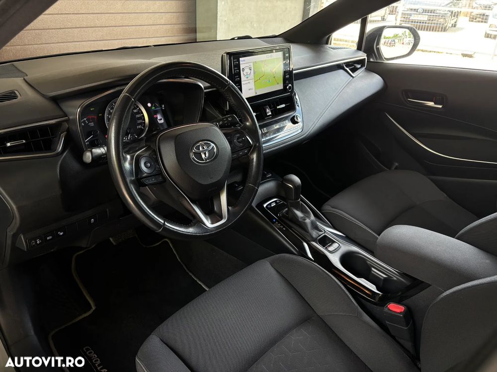 Toyota Corolla 1.8 HSD Business - 17