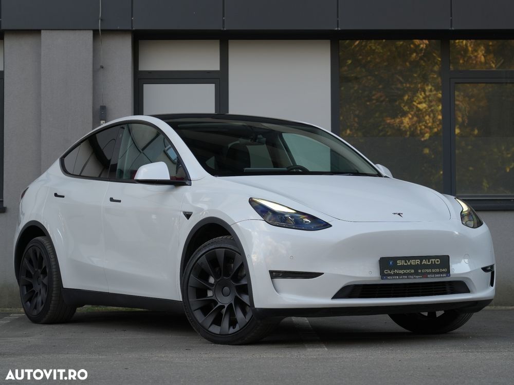 Tesla Model Y Performance Dual Motor AWD - 37
