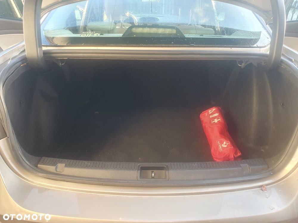 Renault Fluence 1.6 16V Privilege - 18