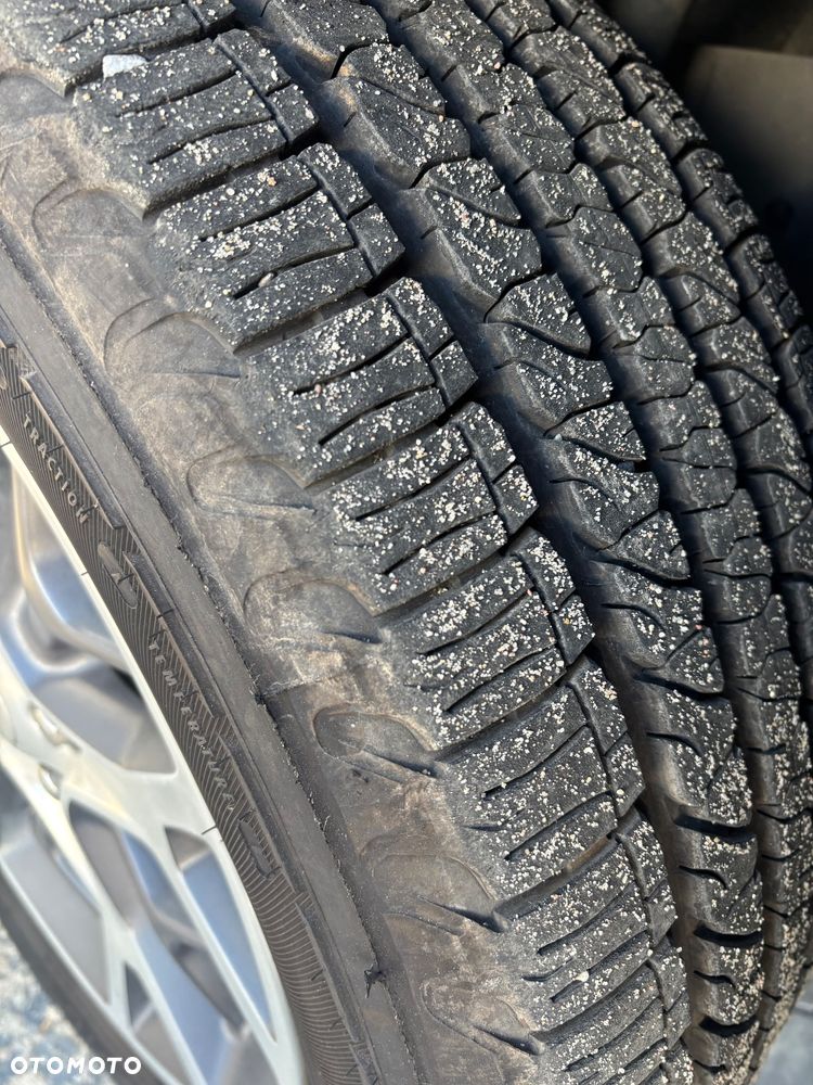 Jeep Grand Cherokee - 13