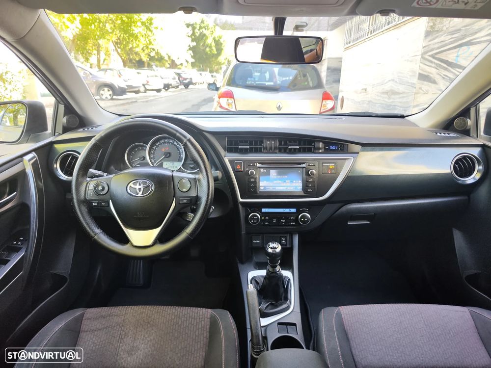 Toyota Auris Touring Sports 1.4 D-4D Comfort+Pack Sport - 22