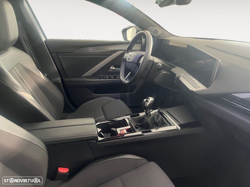 Opel Astra Sports Tourer 1.2 T GS — fotografia 15
