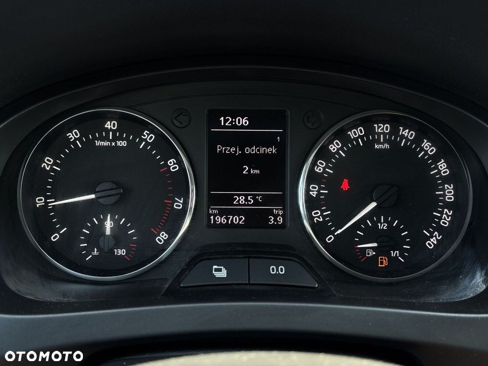 Skoda RAPID 1.2 TSI Ambition - 16