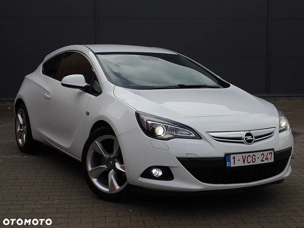 Opel Astra GTC 1.4 Turbo - 1