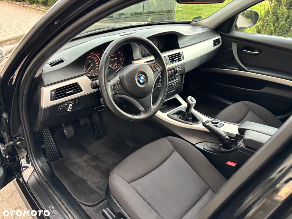 BMW Seria 3 318d - 21
