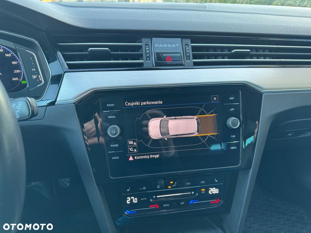 Volkswagen Passat Variant 2.0 TDI EVO Elegance DSG - 18