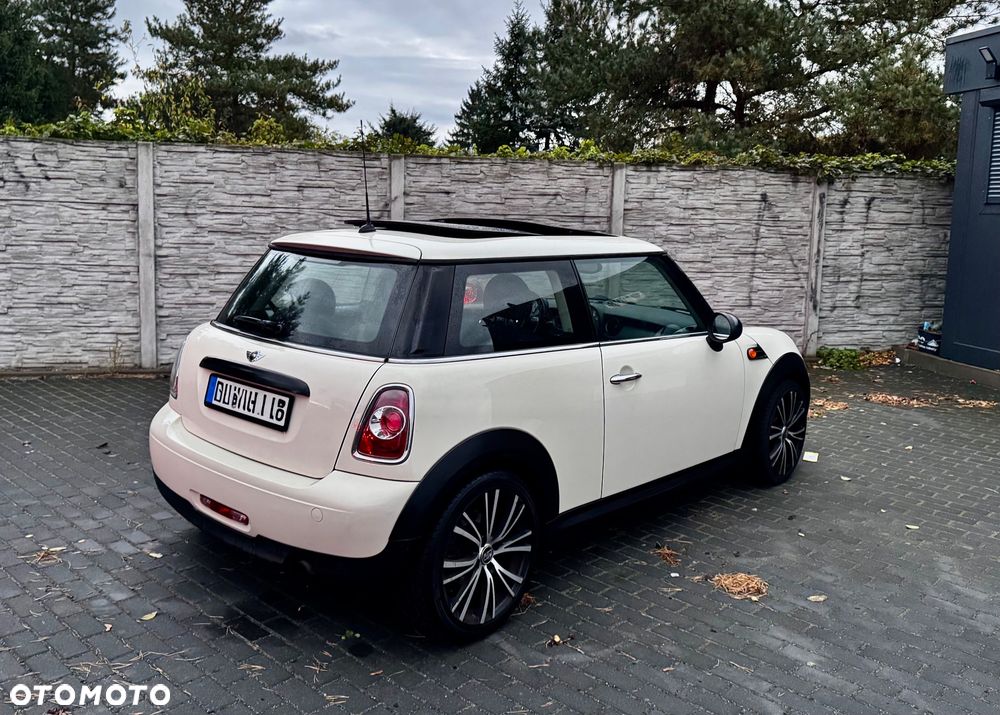 MINI Cooper 50 Mayfair - 4