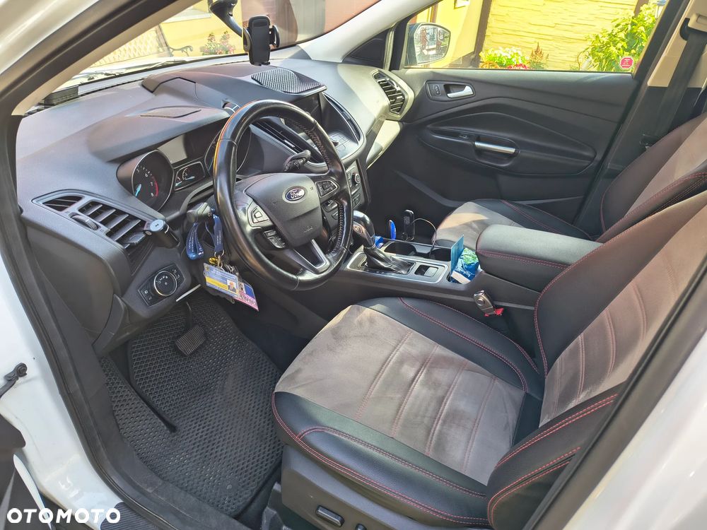 Ford Kuga - 12