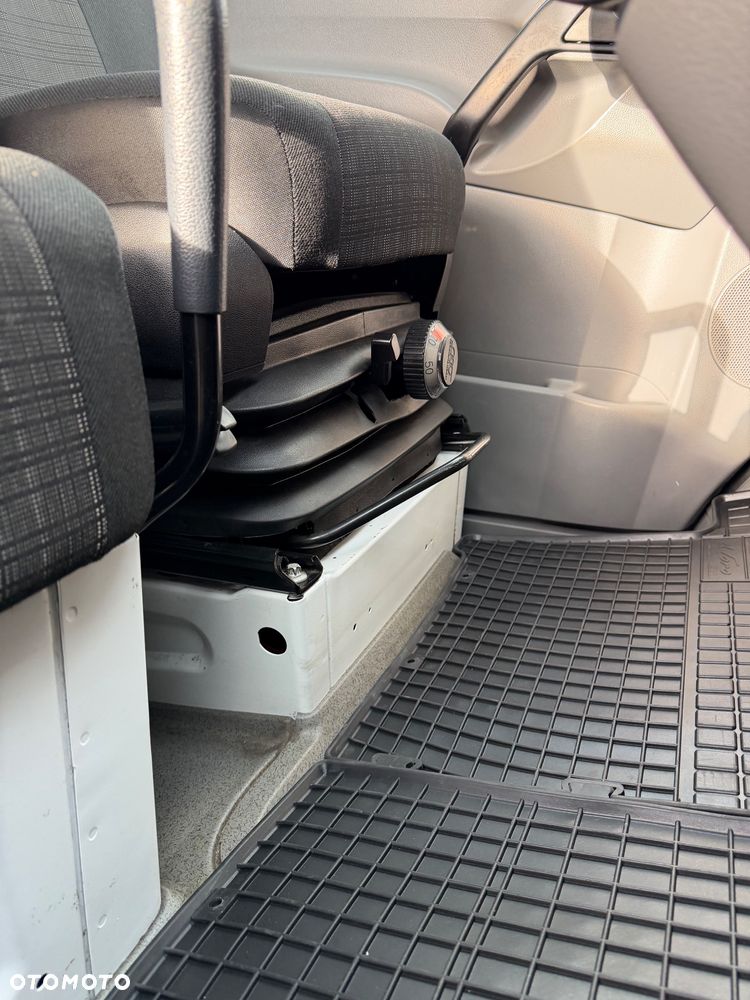 Mercedes-Benz Sprinter - 19