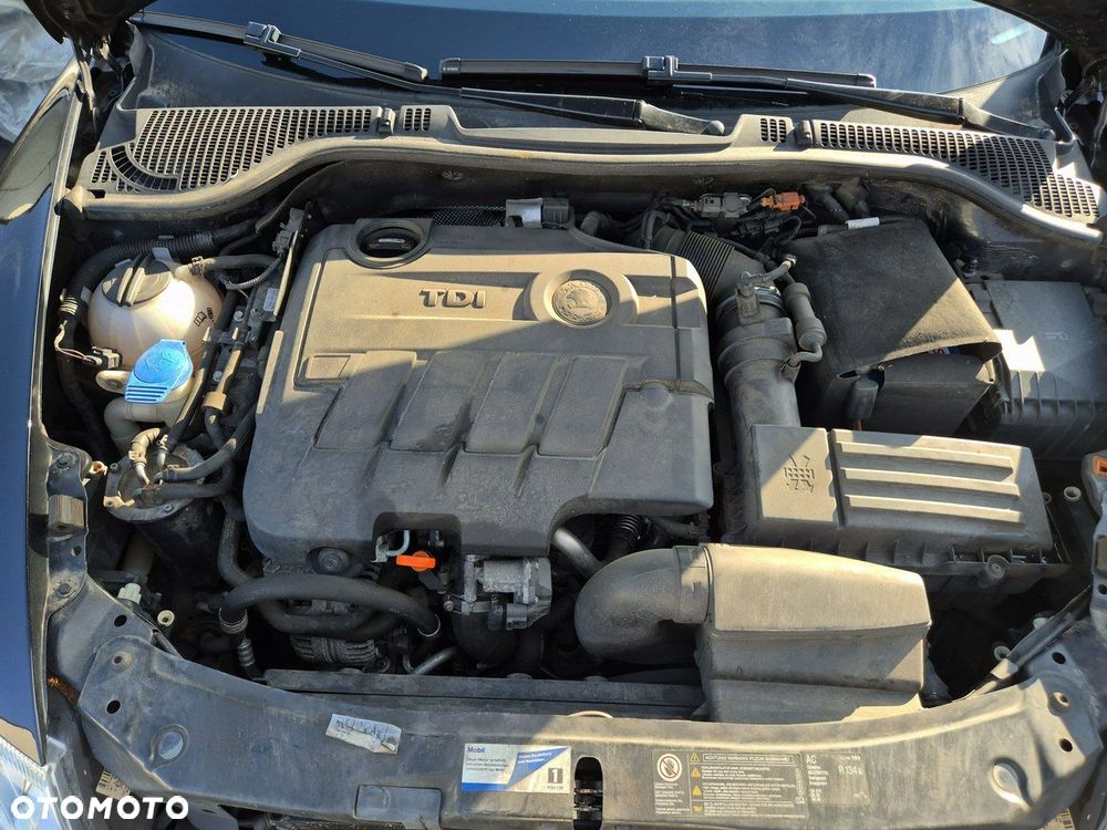 Skoda Octavia Combi 2.0 TDI CR DPF DSG RS - 33
