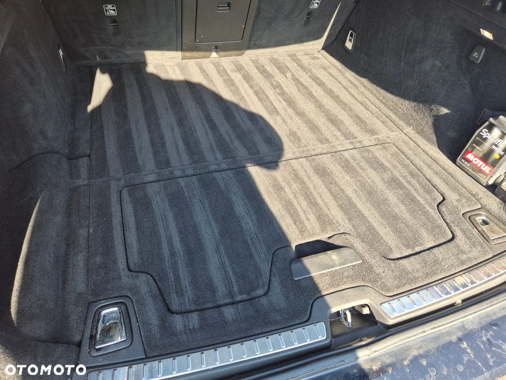 Volvo V90 T8 AWD Plug-In Hybrid Momentum - 19