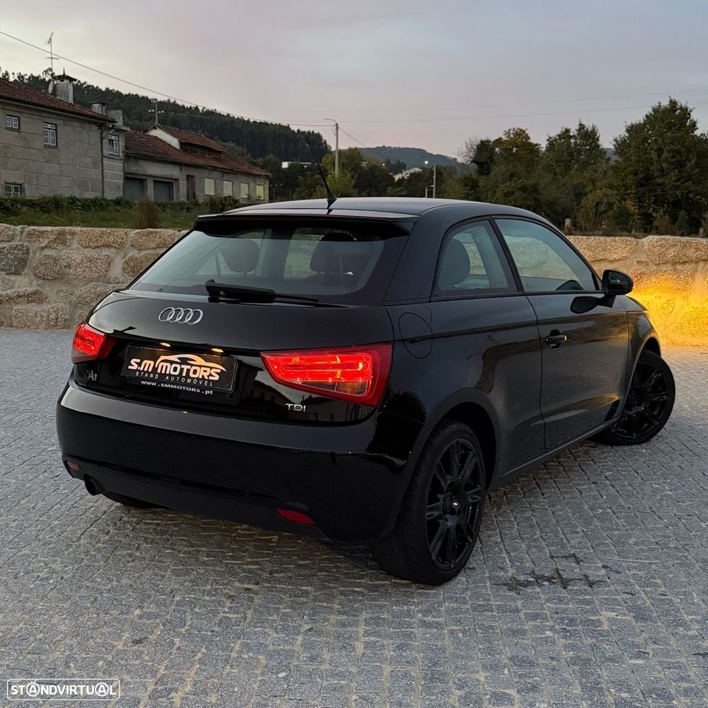 Audi A1 2011 photo 2