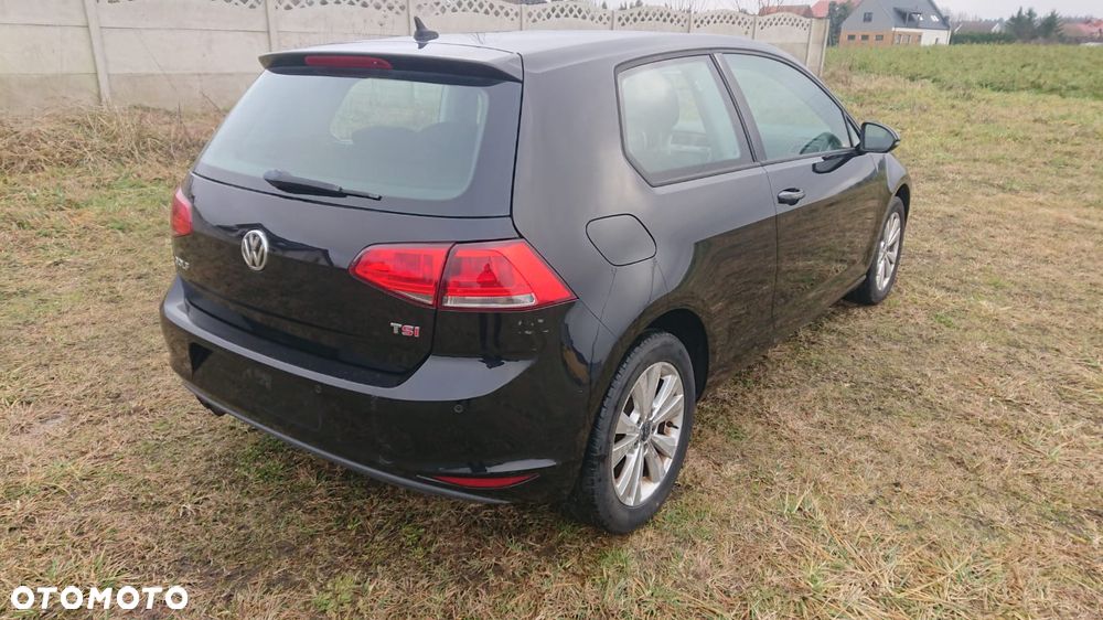 Volkswagen Golf - 22