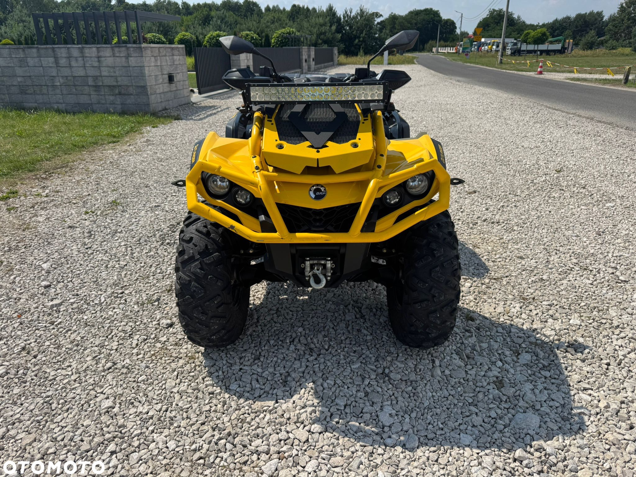 Can-Am Outlander - 2