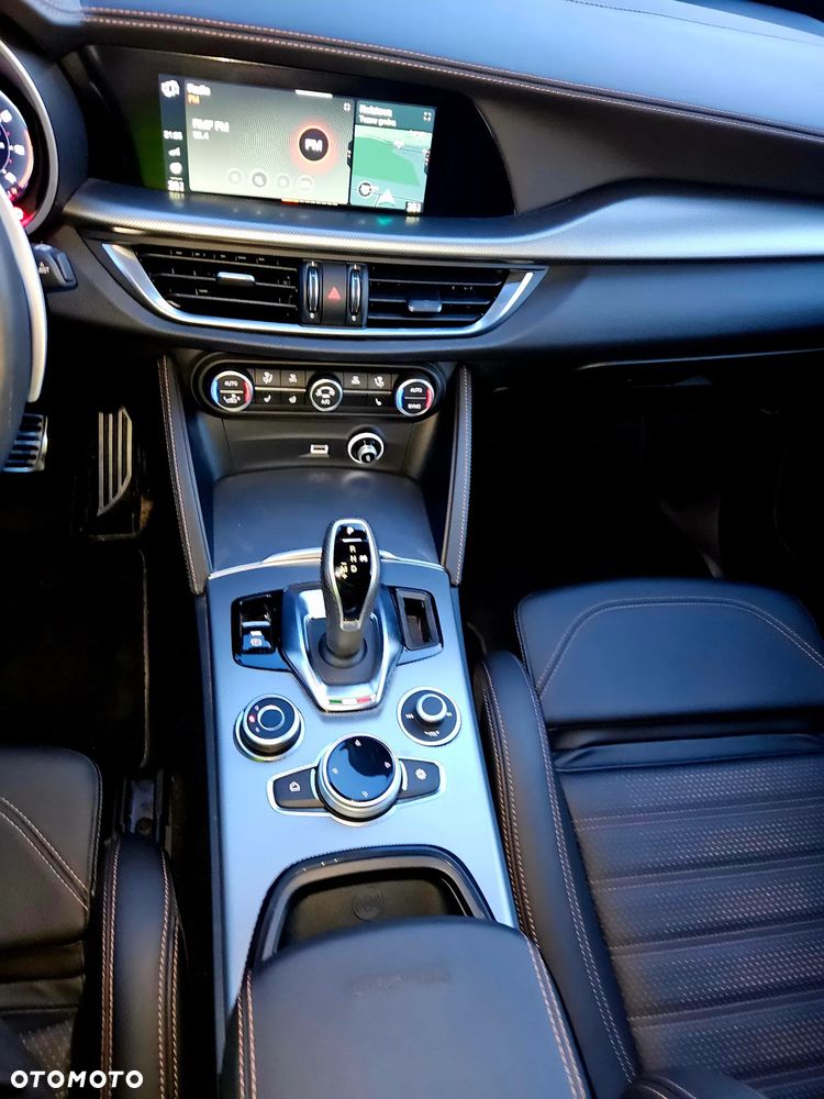 Alfa Romeo Stelvio 2.0 Turbo Intensa Q4 - 13