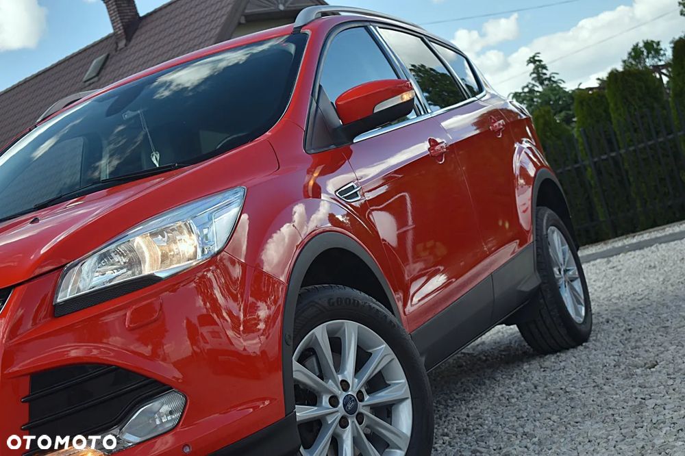 Ford Kuga 2.0 TDCi 2x4 Titanium - 2