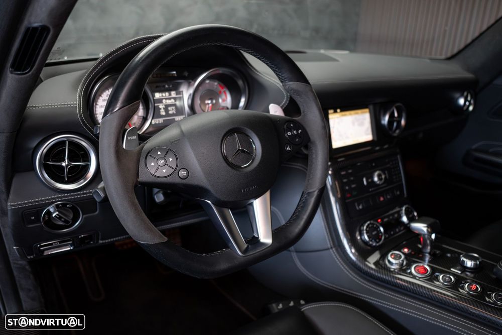 Mercedes-Benz SLS 63 AMG - 32