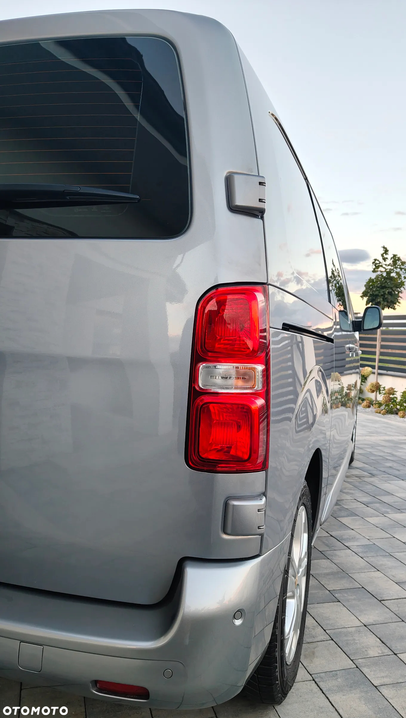 Opel VIVARO - 28
