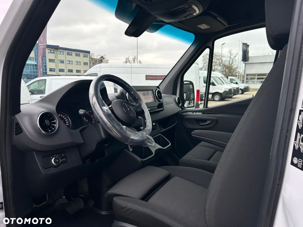 Mercedes-Benz Sprinter 317 CDI Furgon PRO długi - 13