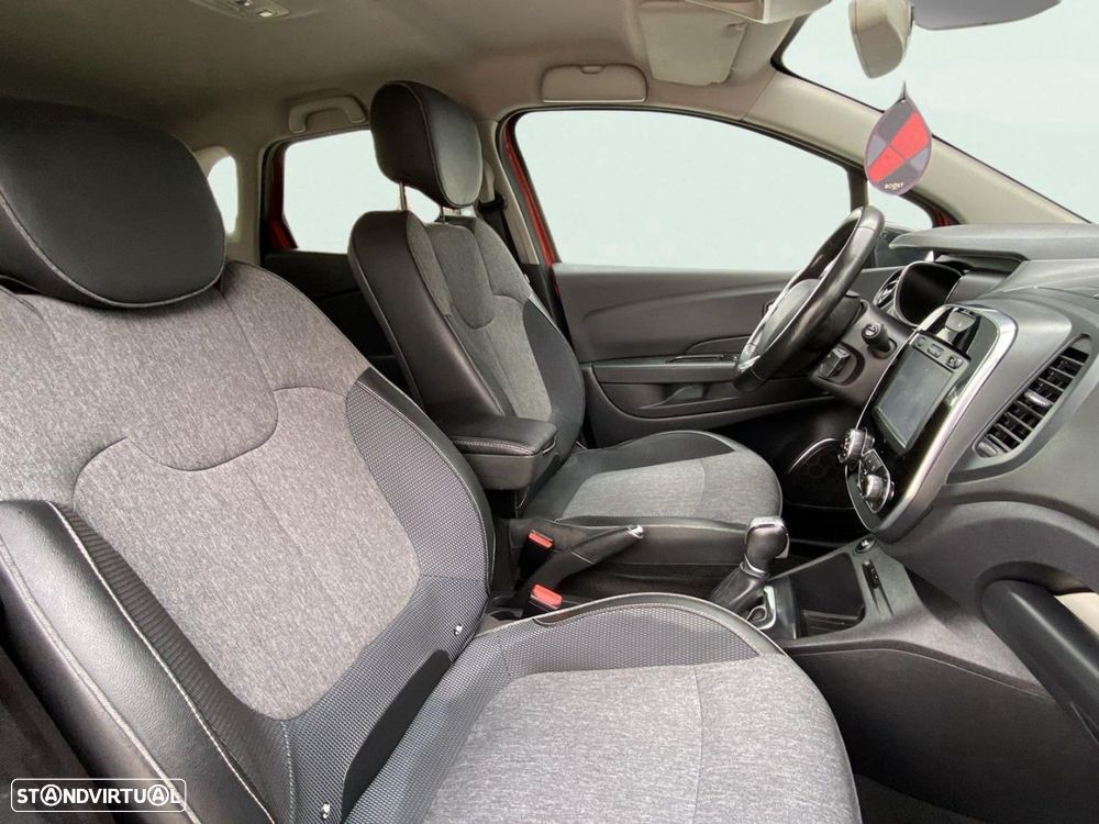 Renault Captur 1.2 TCe Exclusive EDC - 21