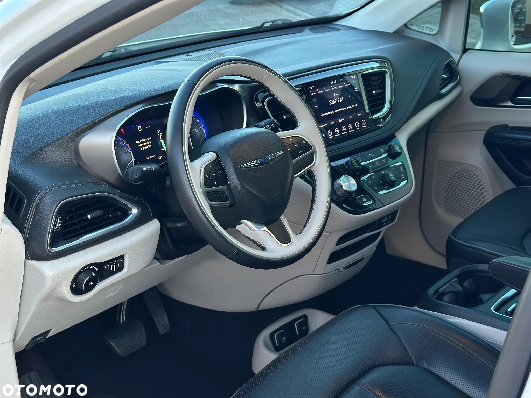 Chrysler Pacifica - 14