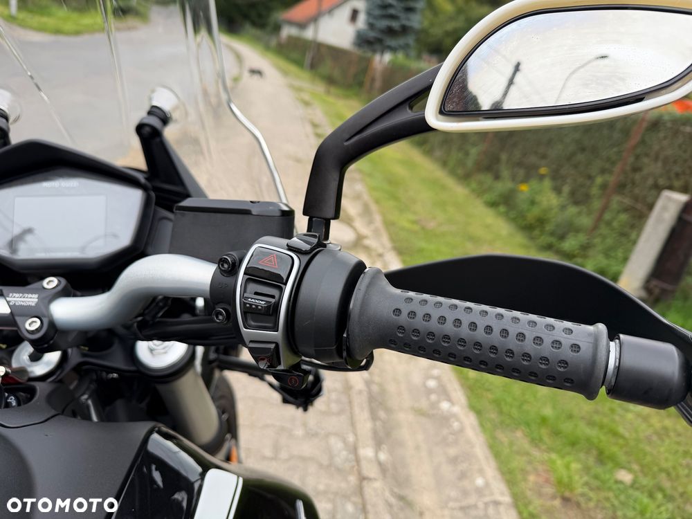 Moto Guzzi V85 - 16