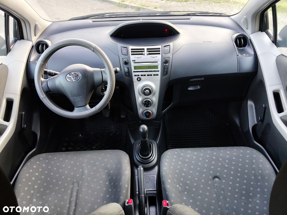 Toyota Yaris 1.0 Terra EU5 - 10