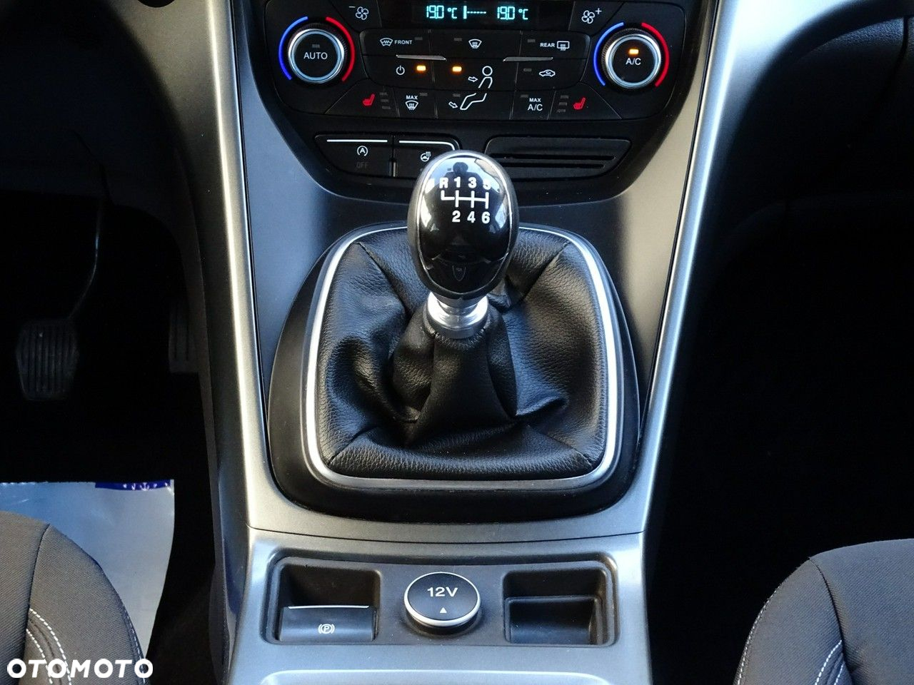 Ford Kuga - 26