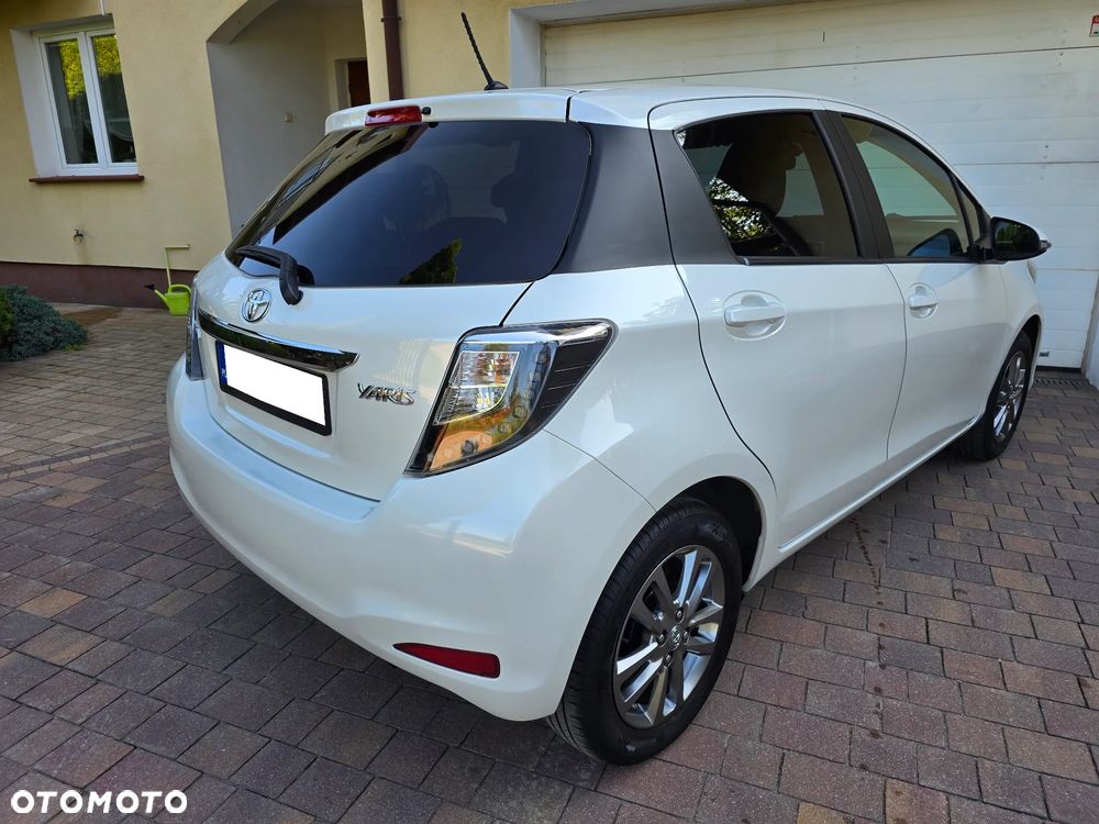 Toyota Yaris 1.0 Premium - 4