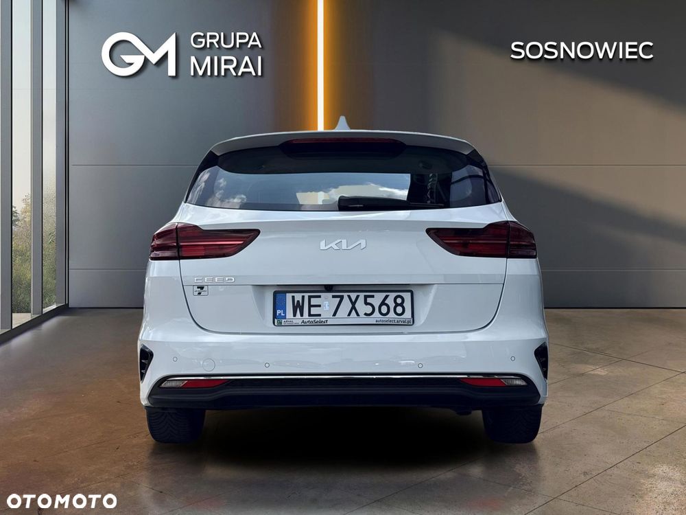 Kia Ceed - 4