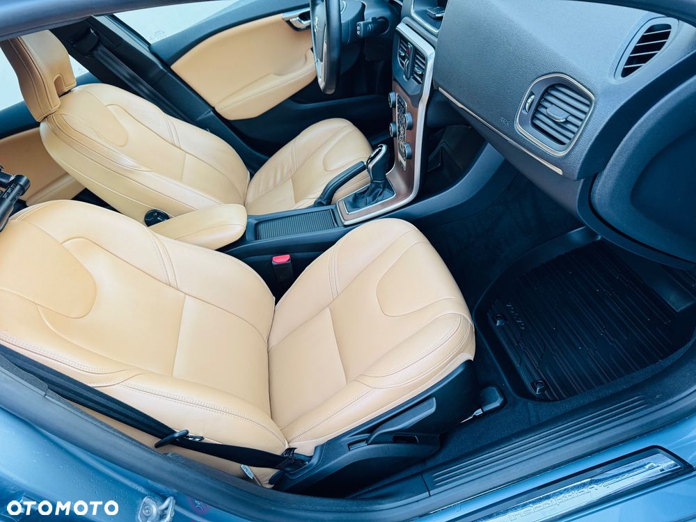 Volvo V40 D3 Geartronic Inscription - 23