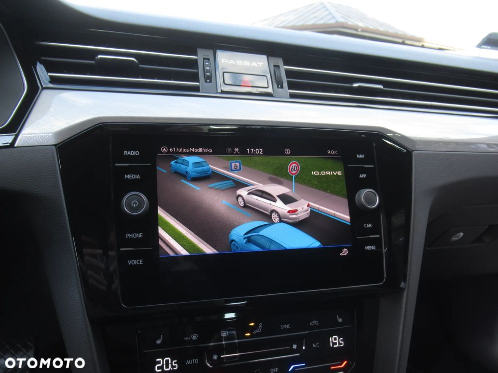 Volkswagen Passat 2.0 TSI Business DSG - 23