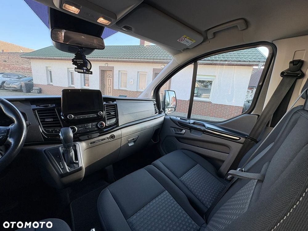 Ford Tourneo Custom - 11