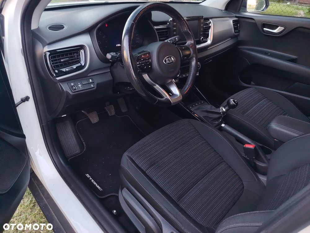 Kia Stonic 1.2 L - 9