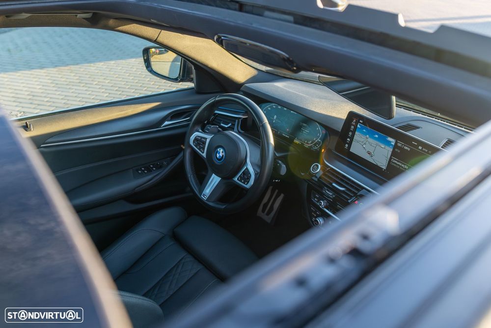 BMW 530 e Pack M - 18