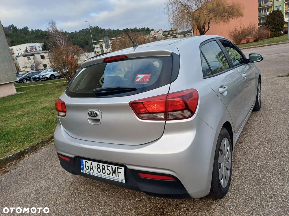 Kia Rio 1.2 Business Line - 10