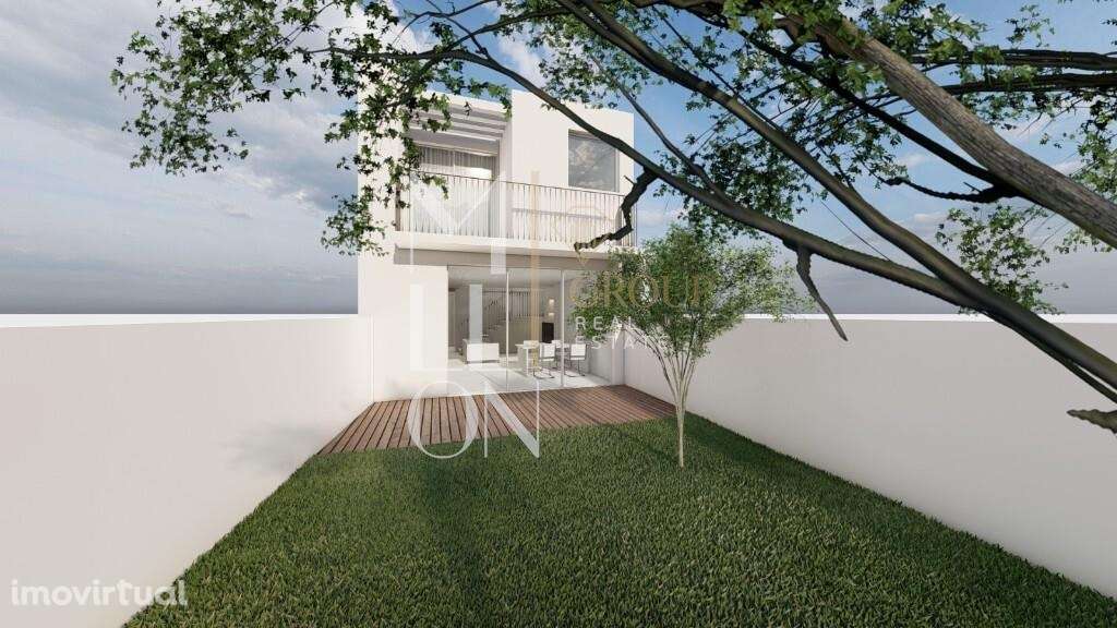 Oportunidade Única – Casa para Remodelação com Projeto Aprovado! - Grande imagem: 2/15