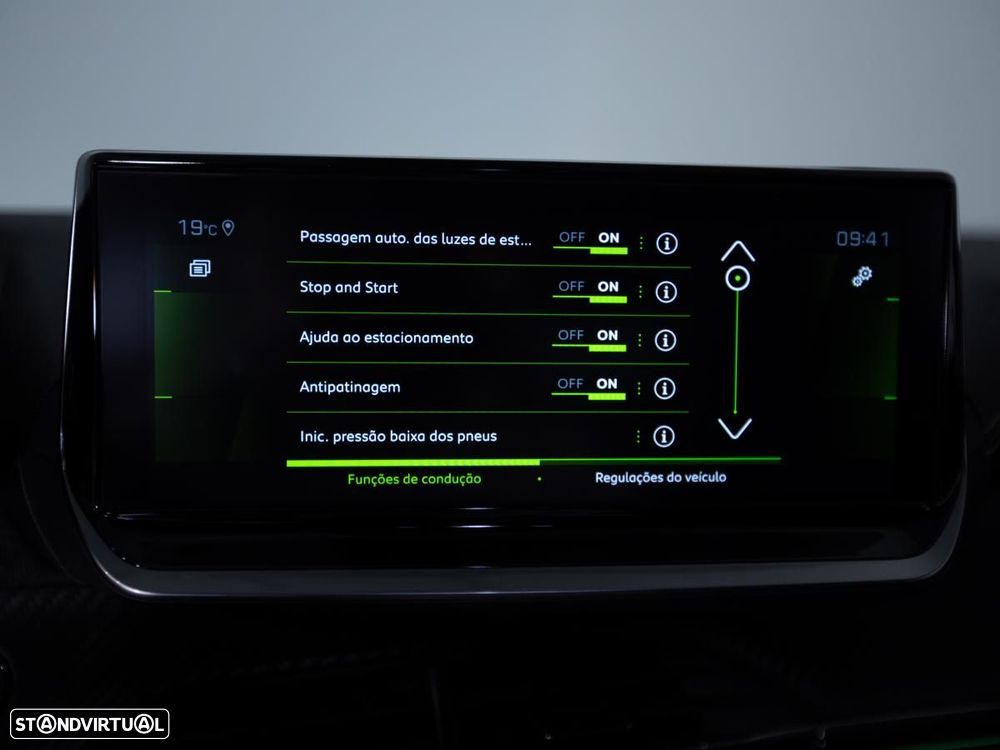 Peugeot 2008 1.2 PureTech GT EAT8 - 26