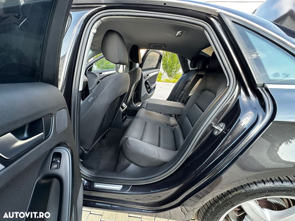 Audi A4 Limuzina 2.0 TDI DPF S line Sportpaket - 12