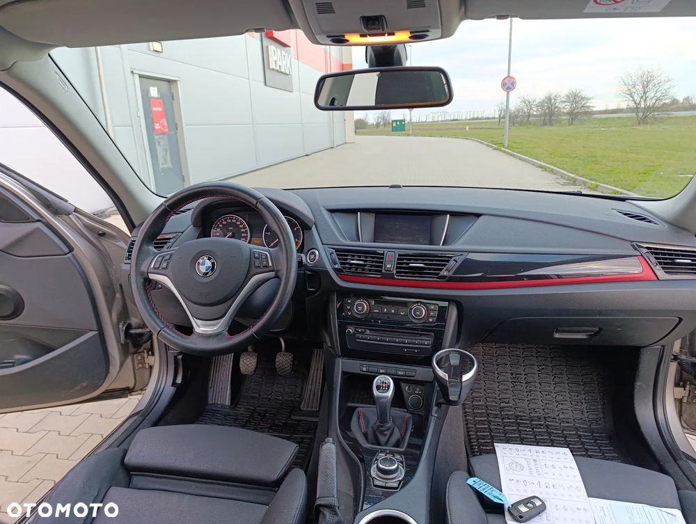BMW X1 sDrive18d Sport Line - 28