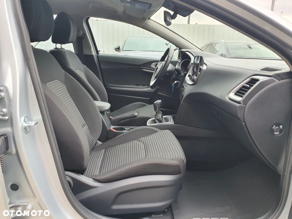 Kia Ceed 1.5 T-GDI M - 24