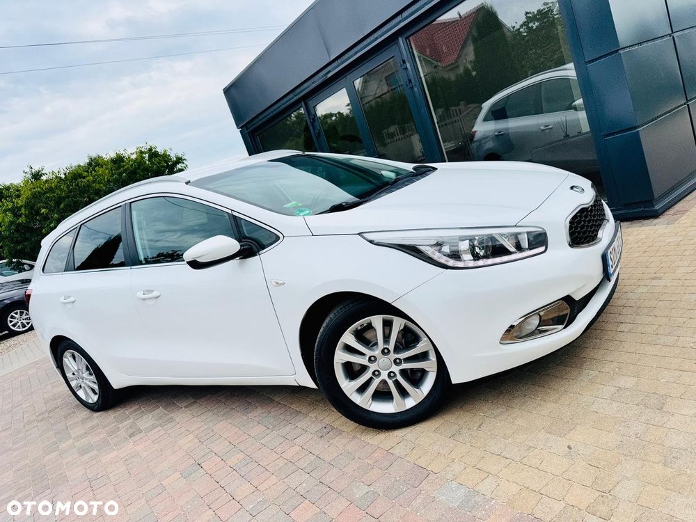 Kia Ceed 1.6 GDI Dream Team Edition - 20