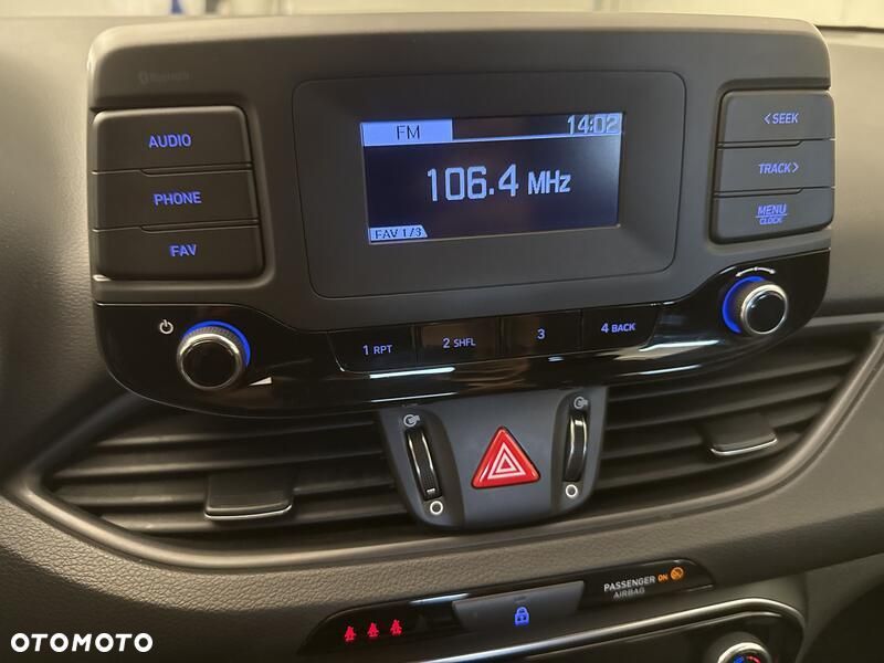 Hyundai i30 1.5 DPI Classic + - 16
