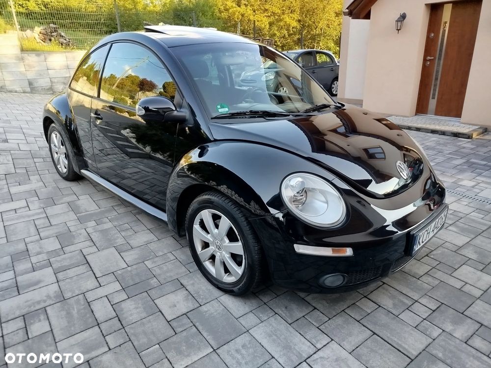 Volkswagen New Beetle - 2
