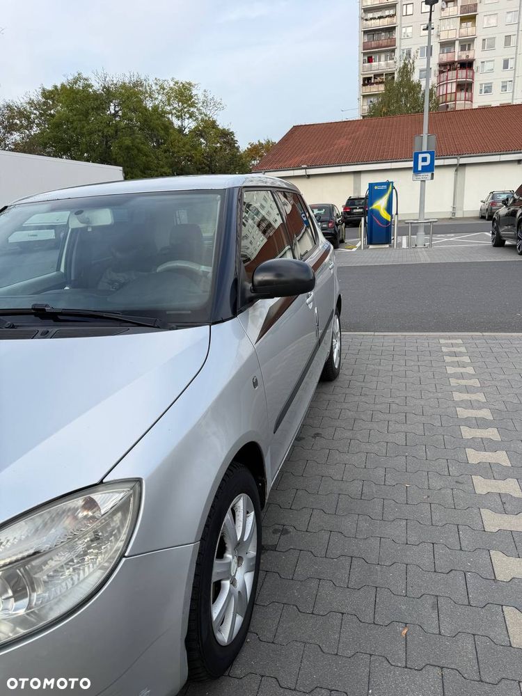 Skoda Fabia 2007 photo 2