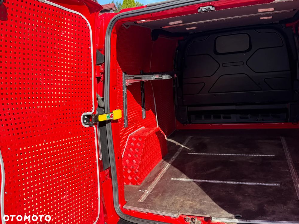 Ford TRANSIT CUSTOM - 33