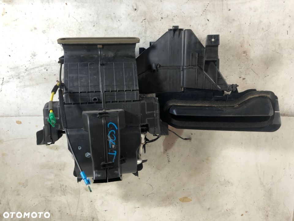 MITSUBISHI COLT Z30 WENTYLATOR DMUCHAWA OBUDOWA NAGRZEWNICA KOMPLETNA MR568887 - 1