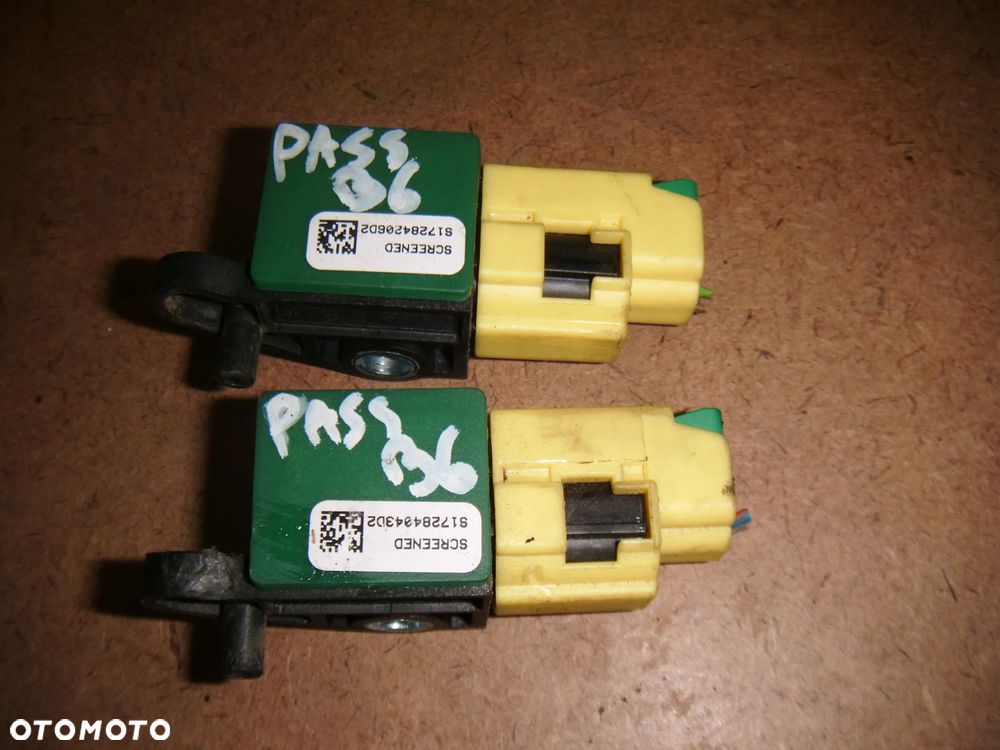 vw passat b6 czujnik- sensor uderzeniowy boczny - 1