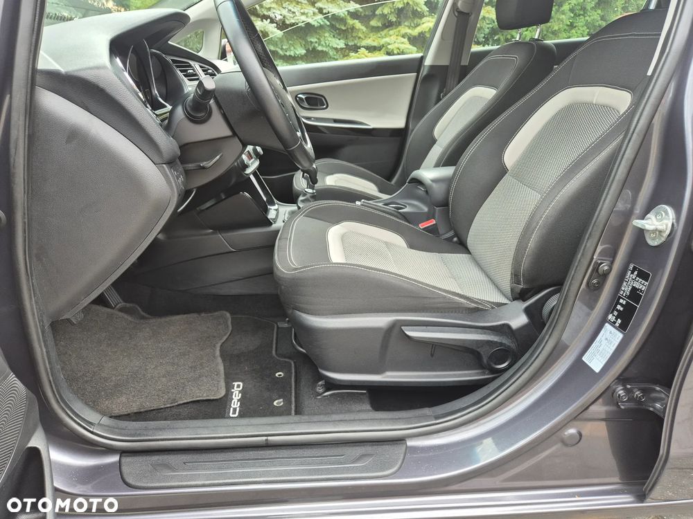 Kia Ceed 1.4 CVVT Dream-Team Edition - 21